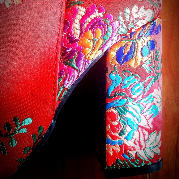 Asian-Inspired Block Heel Booties - Picture 4 of 7